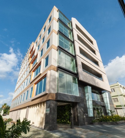Este edificio comercial, conocido como Savannah East y propiedad de RGM Limited, es considerado el primero certificado por el sistema de certificación de edificios sostenibles LEED en Trinidad y Tobago. Crédito: RGM Limited
